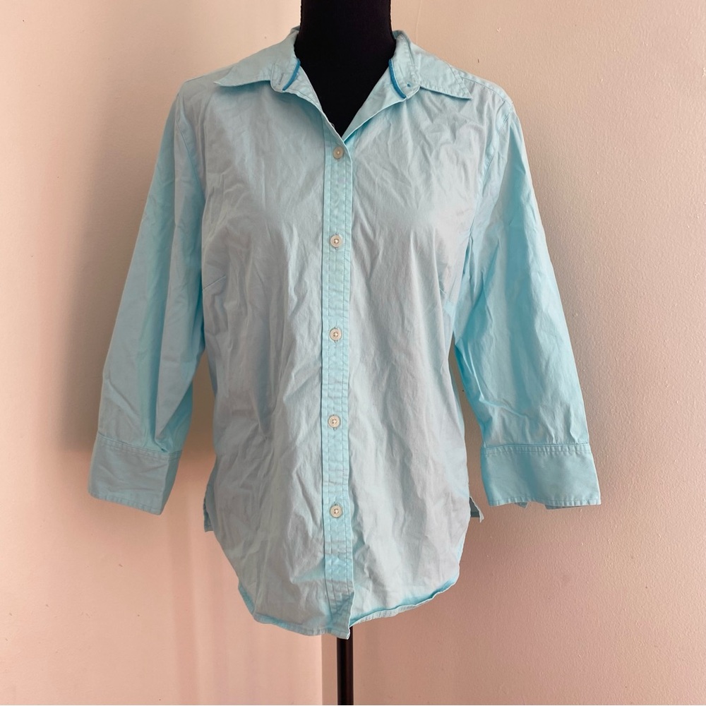 Eddie Bauer Large Light Blue Button Up Shirt with Buttoned Cuffs